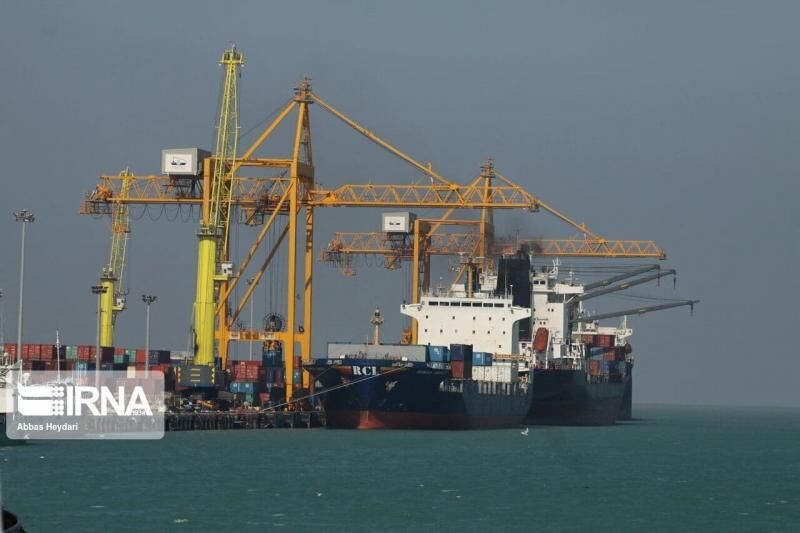 بلومبرگ: صادرات نفت ایران به بیش از ۲.۲ میلیون بشکه در روز رسیده است