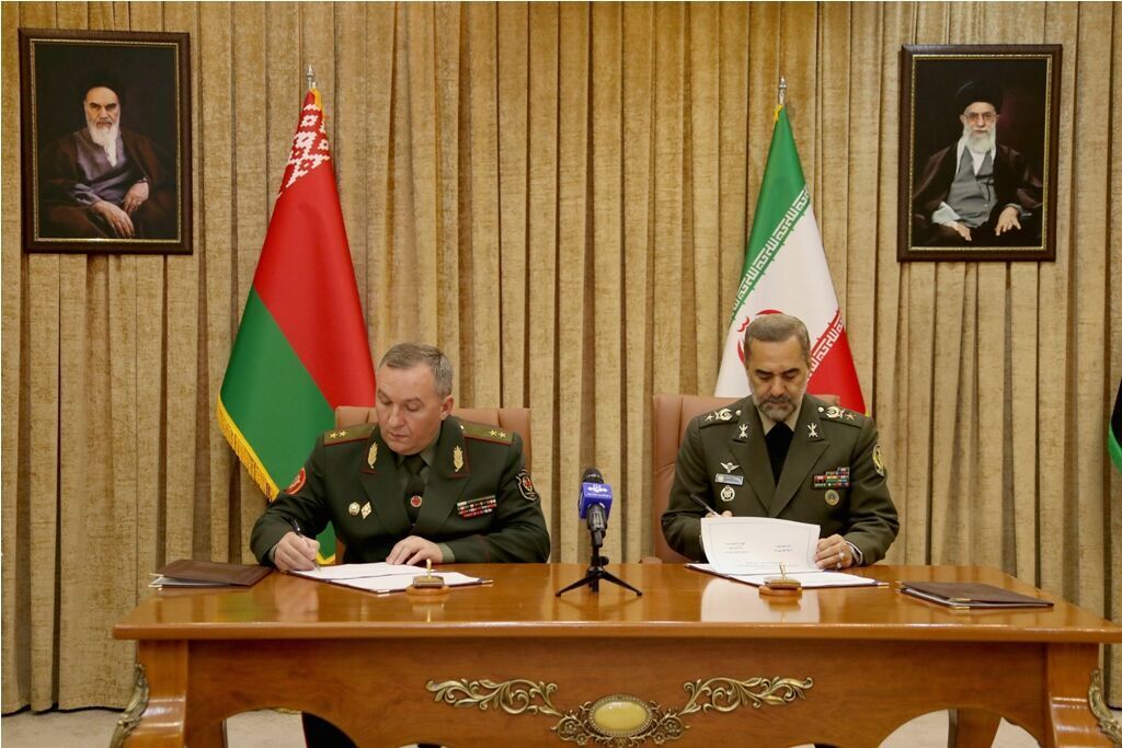 Irán y Bielorrusia firman acuerdo de cooperación en defensa