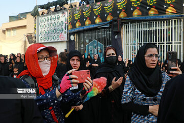 Tourists take part in mourning rituals in Yazd