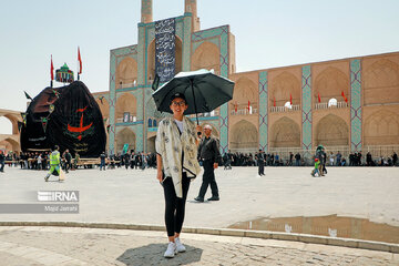 Tourists take part in mourning rituals in Yazd