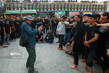 Tourists take part in mourning rituals in Yazd