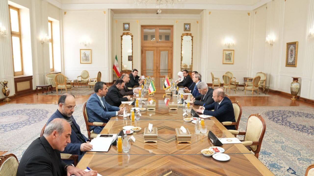 Cancilleres de Irán y Siria discuten lazos bilaterales y desarrollos regionales e internacionales 