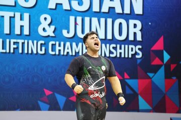 L'haltérophile iranien remporte trois médailles d'or aux Championnats d’Asie de la jeunesse