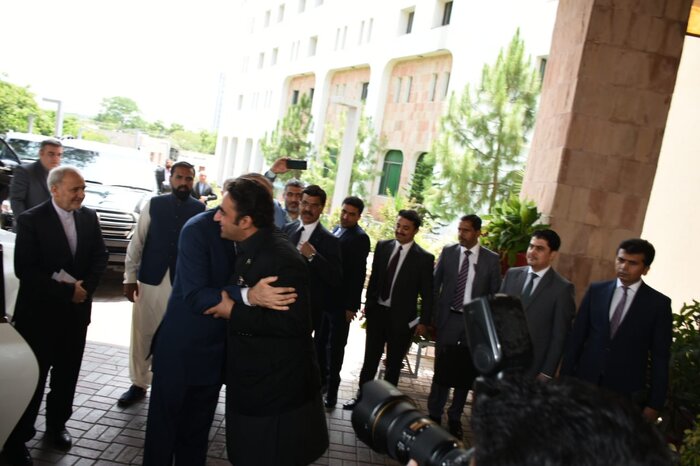 پاکستان میں ایرانی وزیر خارجہ کے استقبال میں شجرکاری ، تصویری رپورٹ