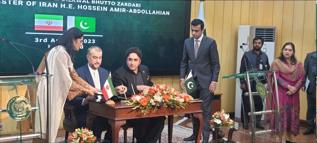 Iran und Pakistan unterzeichnen vier Kooperationsabkommen