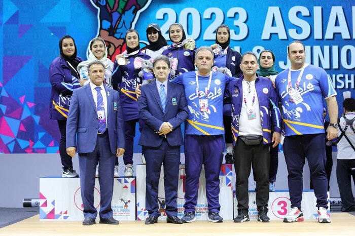 Young Iranian weightlifters runners-up in Asia