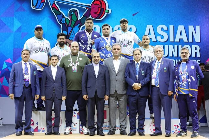 Young Iranian weightlifters runners-up in Asia