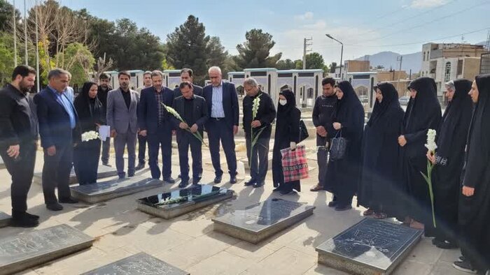 امام جمعه ملایر: خبرنگاران خدمات نظام را منصفانه تبیین کنند