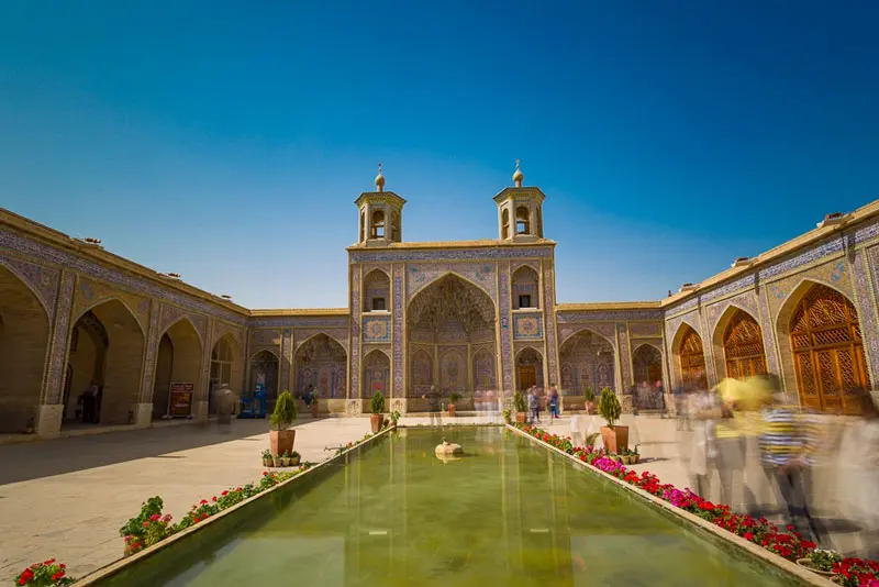 مسجد نصیر الملک شیراز؛ دنیای نور و رنگ