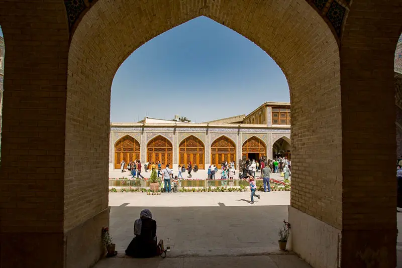 مسجد نصیر الملک شیراز؛ دنیای نور و رنگ