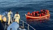 غرق شدن کشتی مهاجران در سواحل ایتالیا ۲ کشته و ۳۰ مفقودی داشت