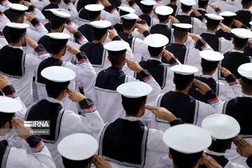 En images ; rencontre des marins de la 86e flottille de l'Armée iranienne avec le Guide suprême