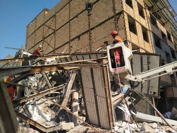 حادثه ریزش ساختمان در شهرک احمدیه دو فوتی داشت