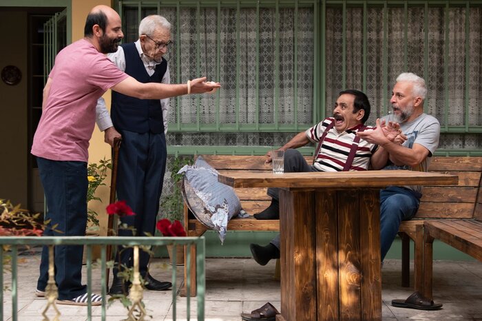 سروش صحت سریع کات میداد و میگفت: عزیزم رشید نشو!