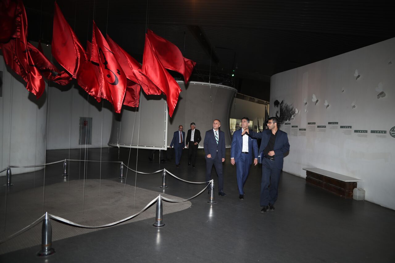 بازدید هیات دیپلماتیک جمهوری صربستان از موزه ملی دفاع مقدس