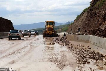 هشدار پلیس راه نسبت به ریزش سنگ در محورهای کوهستانی مازندران