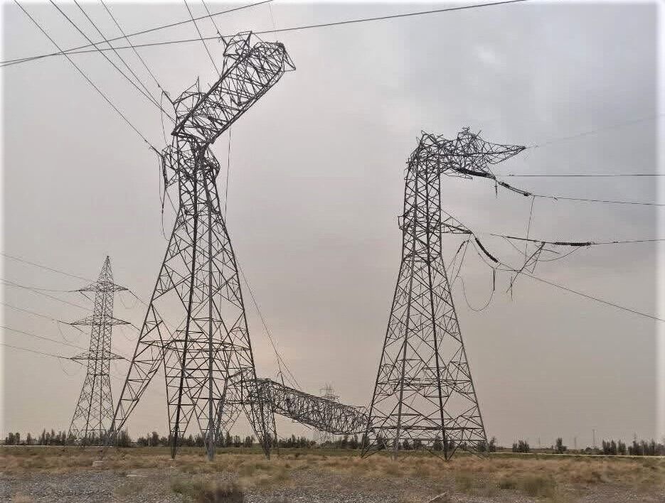 بیشترین خسارات شبکه برق و قطعی ناشی از طوفان در شهرهای کرمان و رفسنجان اعلام شد