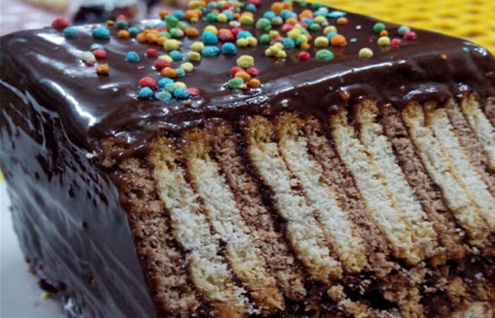 طرز تهیه کیک بیسکویتی شکلاتی خونگی بدون فر