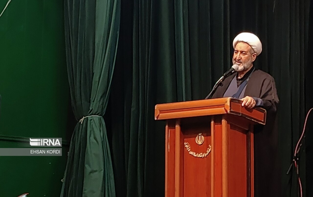 امام جمعه دزفول: مدیران باید تحت سیطره جامعه خبری نگران عملکرد خود باشند