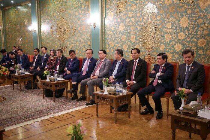 Vietnam parliament speaker hails enormous potential of Isfahan