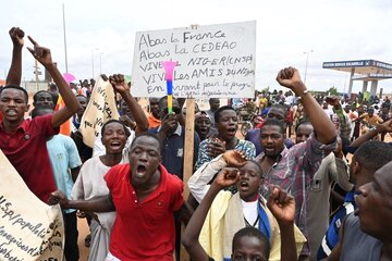 هزاران نفر در نیجر علیه فرانسه تجمع اعتراضی برگزار کردند