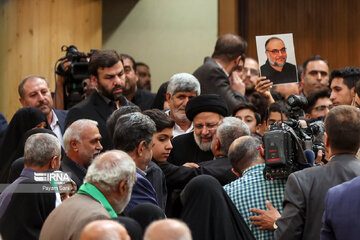 Iran honors martyred defenders of holy shrine
