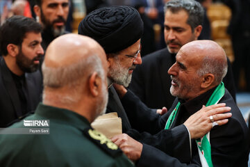 Iran honors martyred defenders of holy shrine
