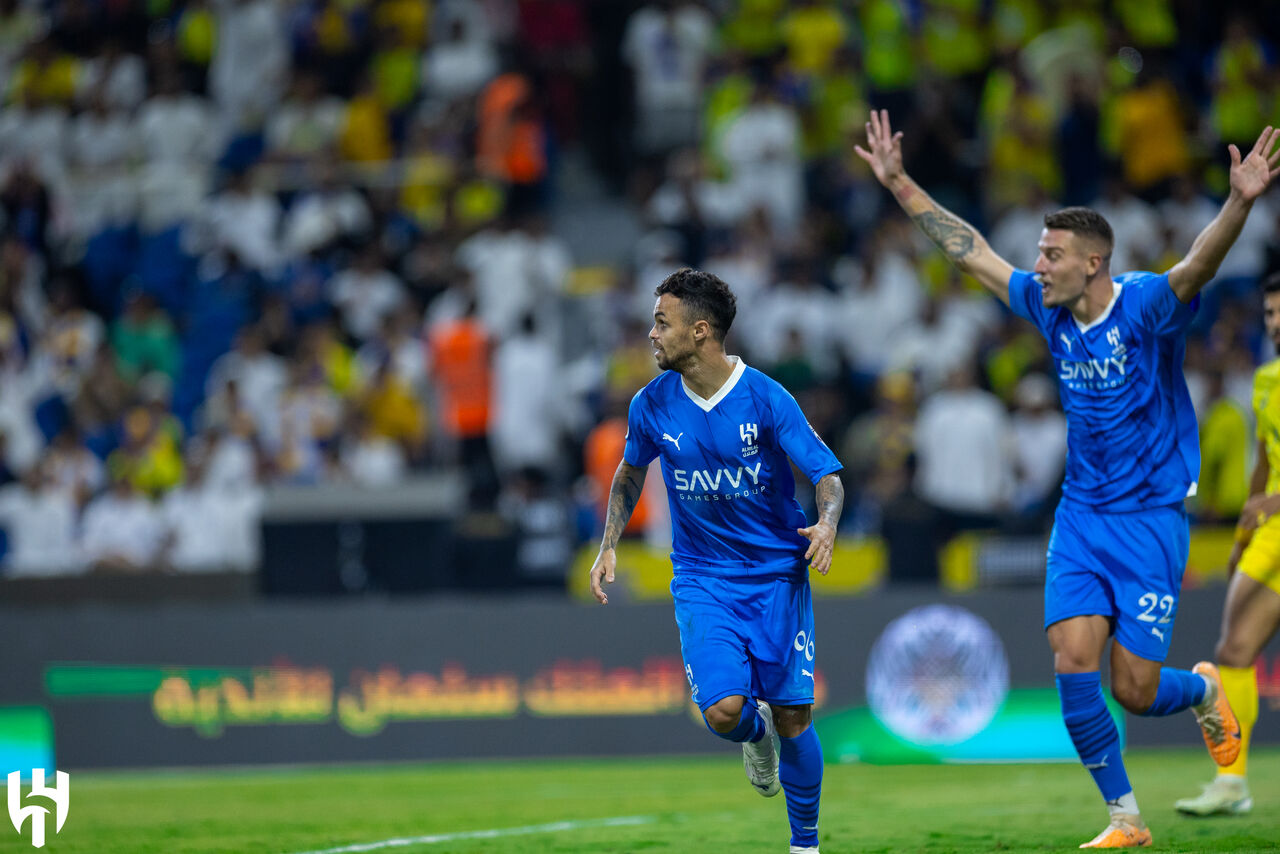 کامبک جذاب الهلال مقابل بنزما و یاران/آبی‌پوشان جنگ صدرجدول را بردند