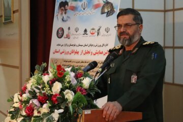 پهلوانان با نفوذی که در جامعه دارند جهاد تبیین را پیگیری کنند