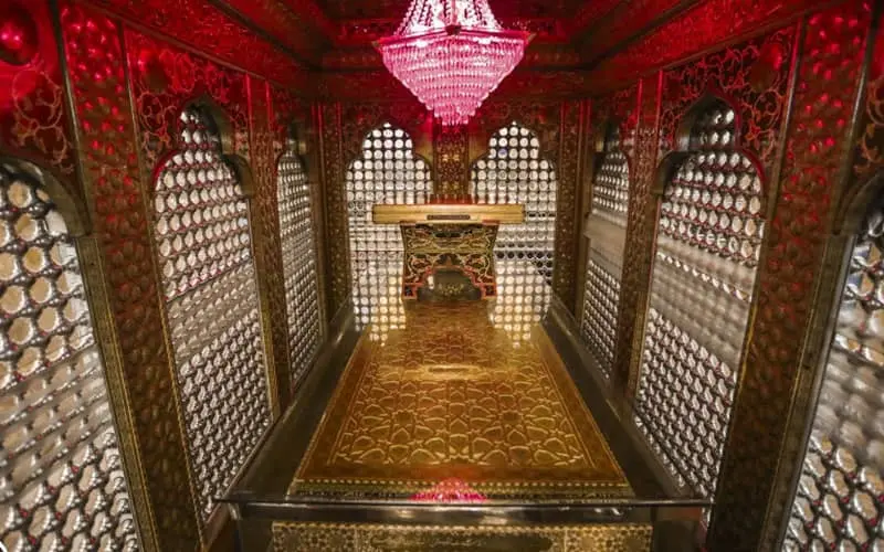 آرامگاه شاهچراغ؛ نگین زمردین شیراز