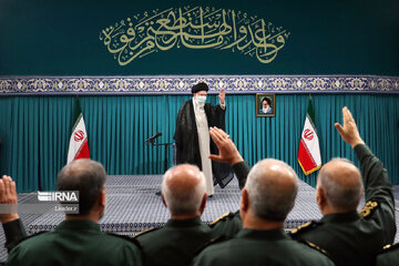 L'imam Khamenei a reçu en audience les membres de l'Assemblée suprême du CGRI