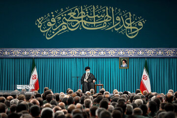L'imam Khamenei a reçu en audience les membres de l'Assemblée suprême du CGRI
