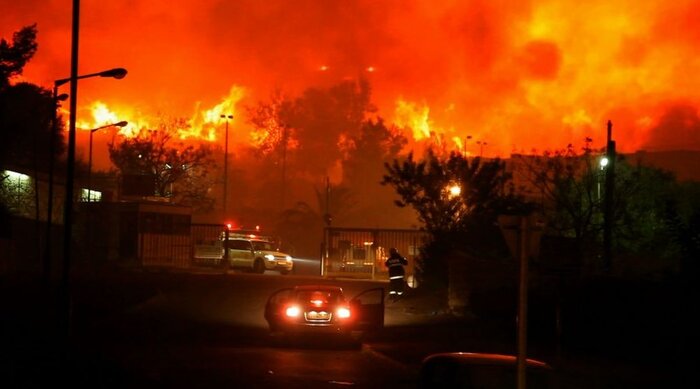 آتش‌سوزی در یونان؛ ۱۸ نفر کشته و چندین بیمارستان تخلیه شدند
