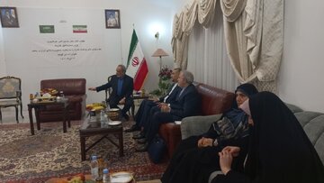 Amir-Abdollahian visite l'ambassade d'Iran à Riyad