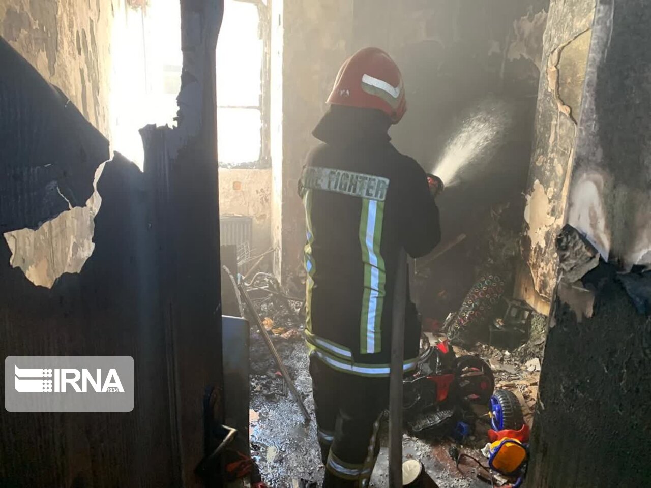 آتش نشانان کرج ۲۳ شهروند حادثه دیده را نجات دادند