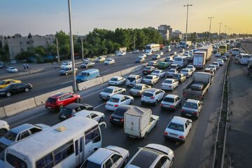 ترافیک سنگین در آزادراه های البرز/ جاده چالوس از ساعت ۹ الی ۱۵ امروز بسته است