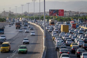 ترافیک سنگین  در آزادراه تهران - کرج - قزوین