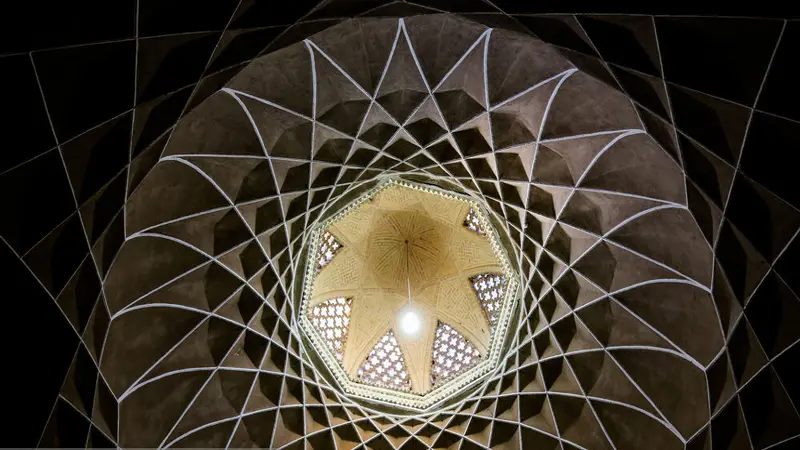 باغ دولت آباد یزد با بلندترین بادگیر جهان