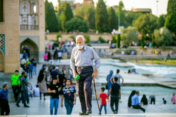 معاون وزیر بهداشت: امید به زندگی در ایران ۱۵ تا ۲۰ سال افزایش یافت