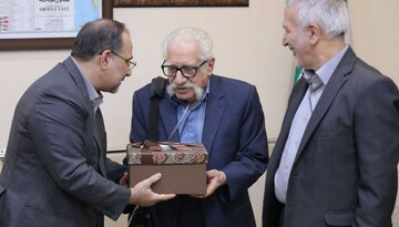 تجلیل از خدمات ارزنده استاد ارفعی به فرهنگ و تمدن ایران زمین
