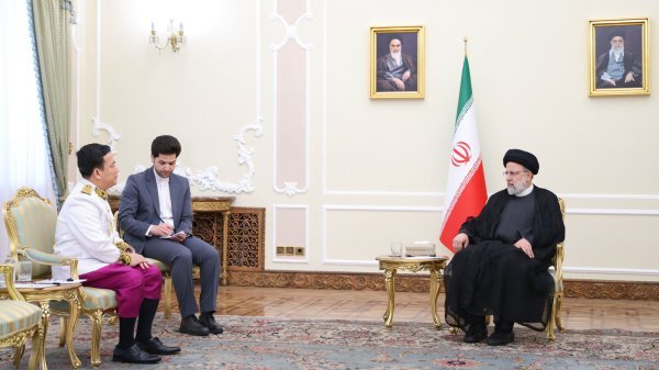 تاکید رئیس جمهور بر آمادگی ایران برای گسترش روابط تجاری با کشورها