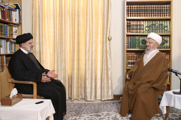 رئیس جمهور با آیت الله مکارم شیرازی دیدار کرد