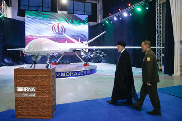 En images ; l’Iran dévoile le drone « Mohajer-10 »