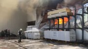 کارخانه فوم سازی در شهرک صنعتی شیراز طعمه آتش شد