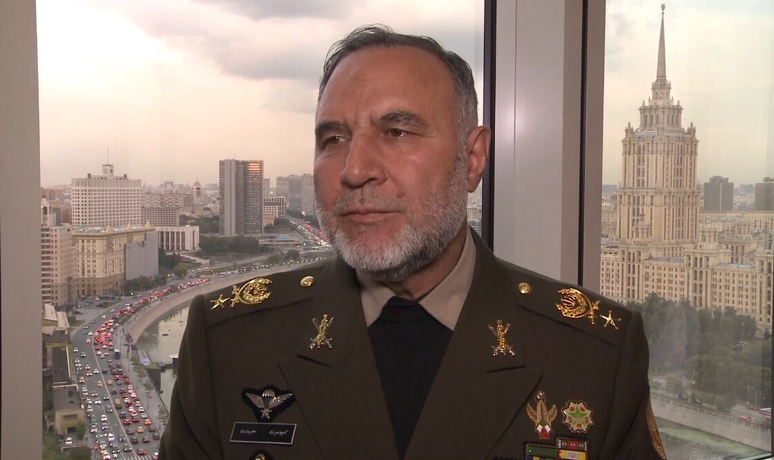 قائد القوة البرية للجيش: العلاقات الدفاعية بين إيران وروسيا تتعمق كل يوم