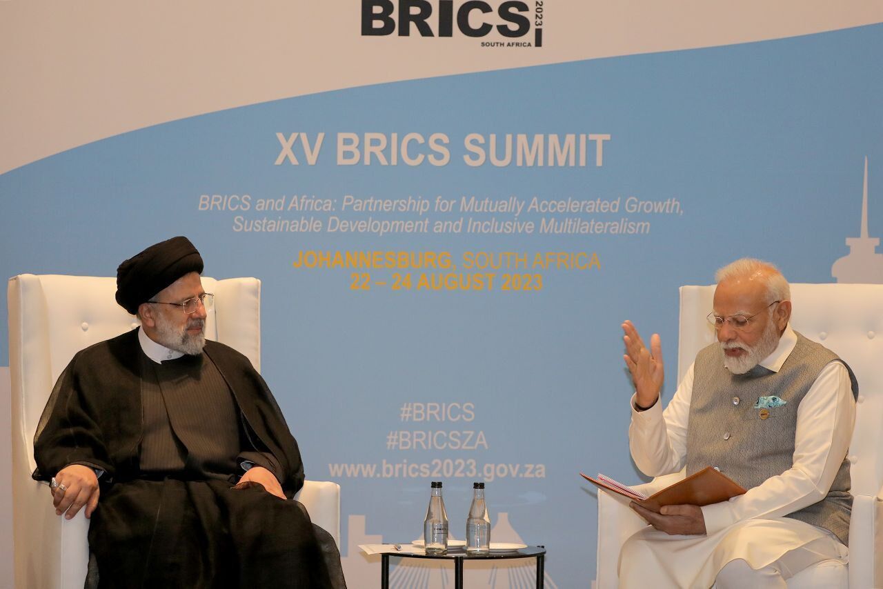 Le Premier ministre indien rencontre le président Raïssi en marge du 15e sommet des dirigeants des BRICS