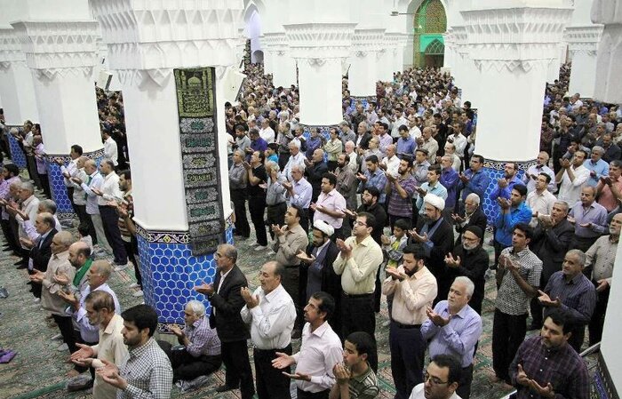 امام جمعه یزد: دشمن با ابزار رسانه، نظام را نشانه گرفته است