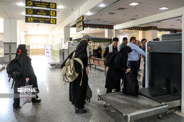 Pilgrims on way to Karbala from Iran Khosravi border