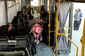 Pilgrims on way to Karbala from Iran Khosravi border