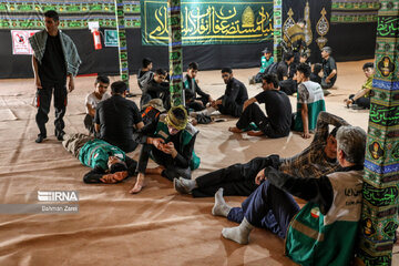 Pilgrims on way to Karbala from Iran Khosravi border